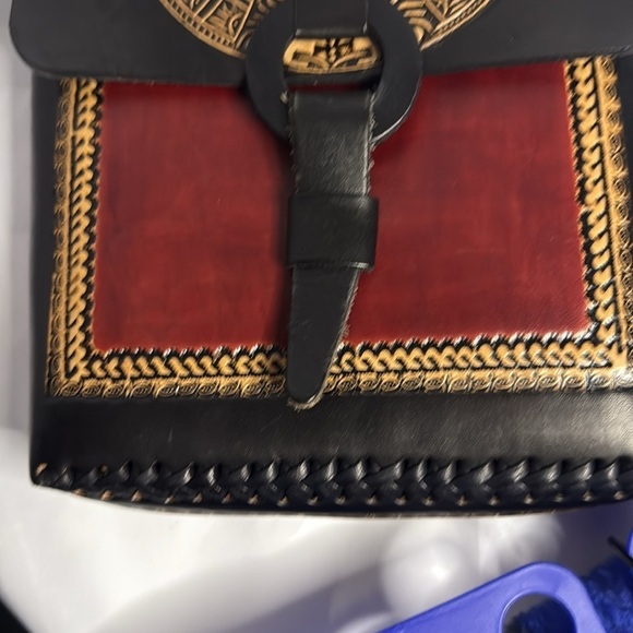 Handmade Crossbody bag. Black/Tan/Red Aztec design. Hard shell tooled. DA013 - Picture 4 of 9